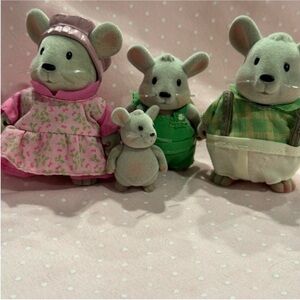 Li’l woodzeez Charming Mouse Family Toy Set